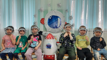 Если только захотим, мы и в космос полетим Если только захотим, мы и в космос полетим.